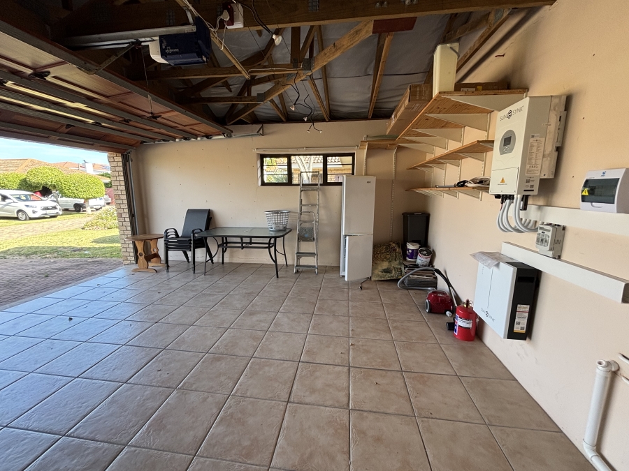 To Let 3 Bedroom Property for Rent in Summerstrand Eastern Cape